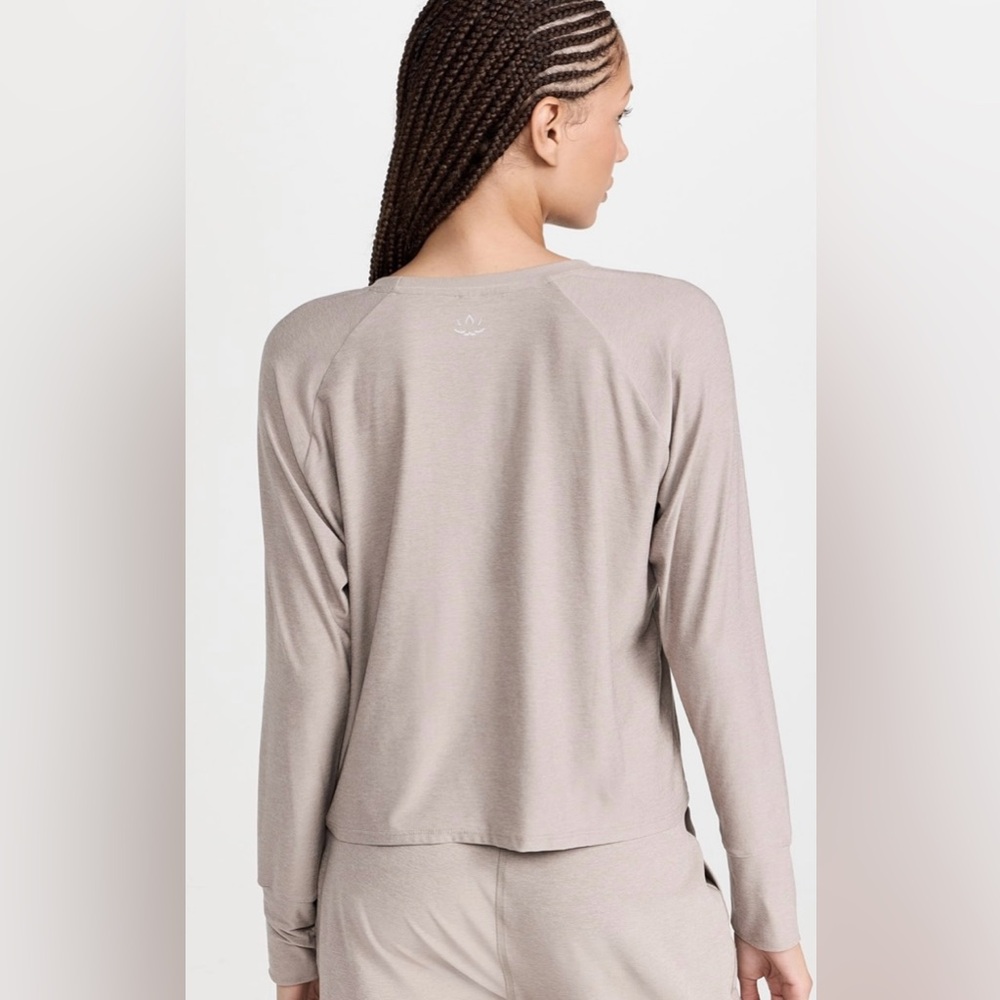 Beyond Yoga Light Brown Featherweight Daydreamer Pullover Top - Picture 2 of 13